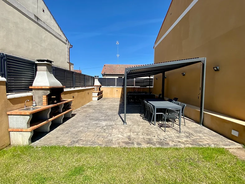 12ba74_ee368f6a25f949e081183526500ee31f~mv2